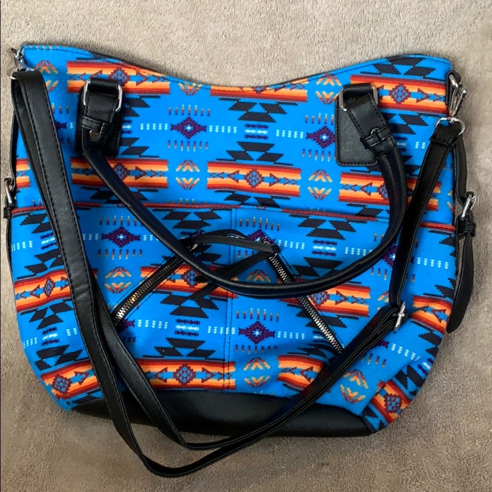 Brand new adorable Tribal design purse